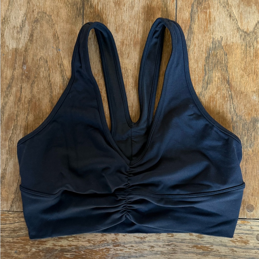 Alo Scrunch V-Neck Black Sports Bra